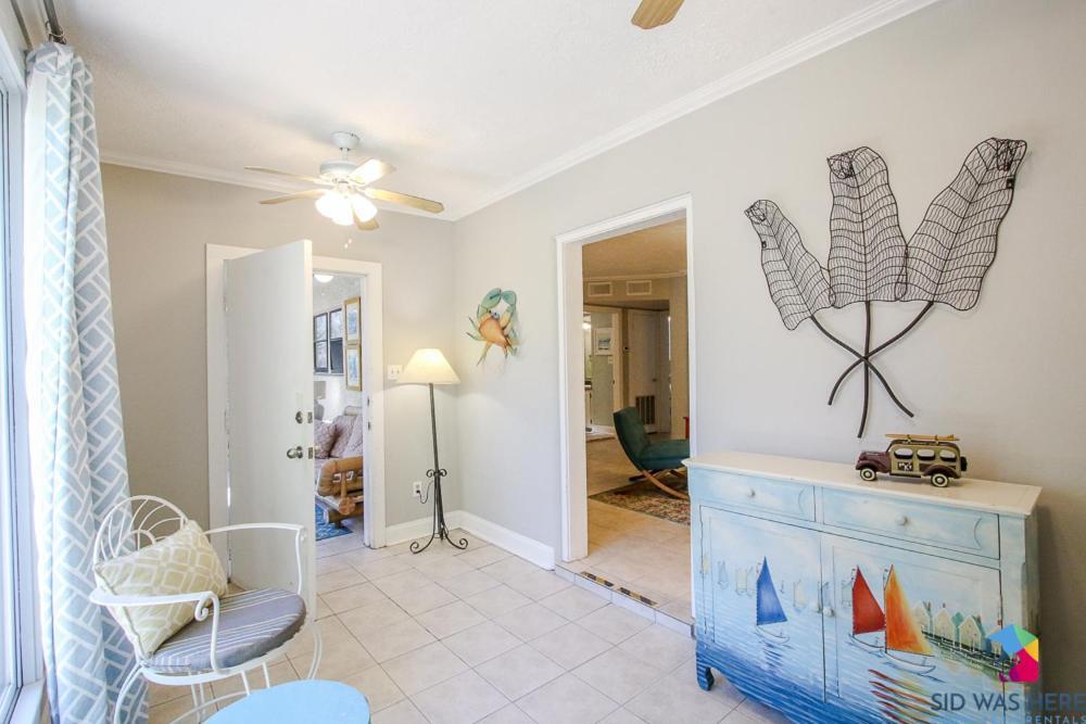 Sandys Dream Walk To North Beach Lower Apartment تيبي أيلاند المظهر الخارجي الصورة